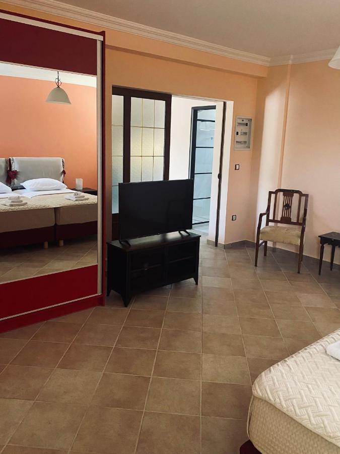 Seaside "Stone & Light Villa Ii" Close To Aegina City Khloi Exterior foto